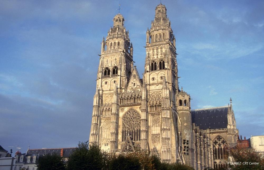 Cygne Jaune - Opera / Cathedrale Tours Ngoại thất bức ảnh