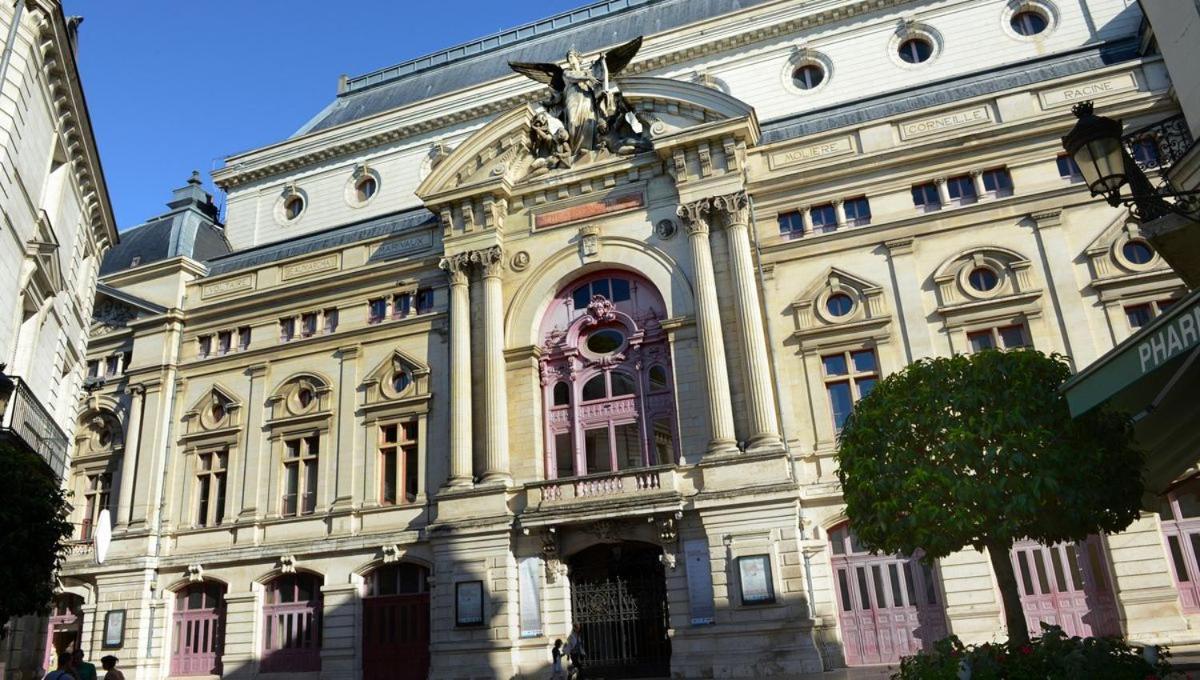Cygne Jaune - Opera / Cathedrale Tours Ngoại thất bức ảnh