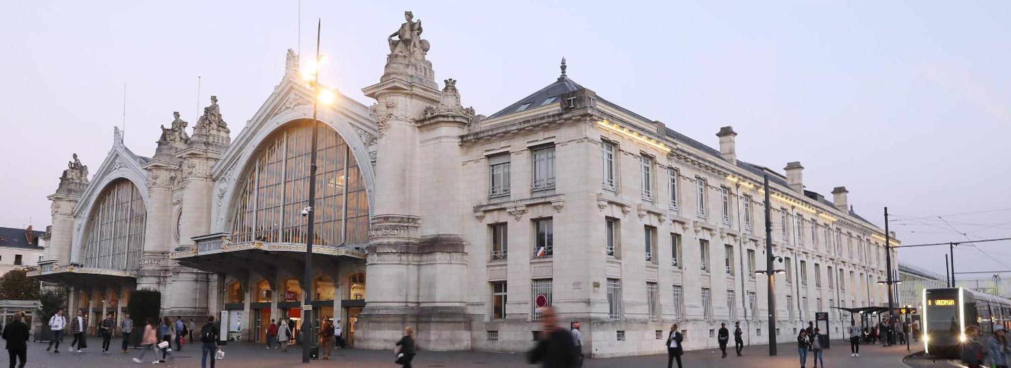 Cygne Jaune - Opera / Cathedrale Tours Ngoại thất bức ảnh